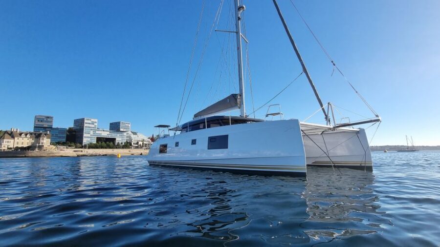 Cascais:Luxury Private Sailing Catamaran Cruise with a Drink - Meeting at Cascais Marina: what your first minutes should feel like