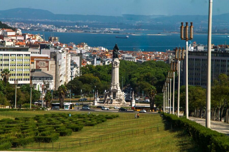 Chaparru's Lisbon Essentials 5 H Tuk Tuk Tour - Lisbon Old Town: viewpoints and emblematic quarters in motion