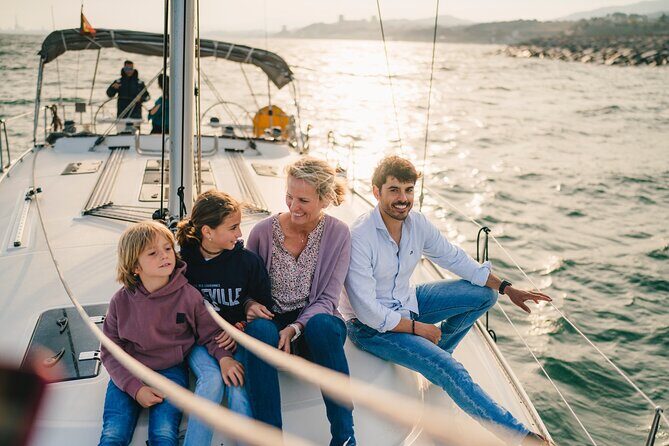 Charms of Lisbon: Alfama Tapas Tour & Sunset Sailing with Wine - The Alfama tavern stop: what you’ll eat and why it works