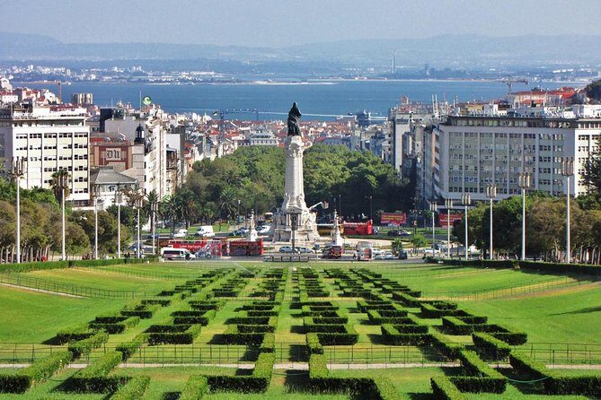 City Tour, wonders of ancient Lisbon through the monuments - Santa Engrácia’s Baroque Impact and the National Pantheon