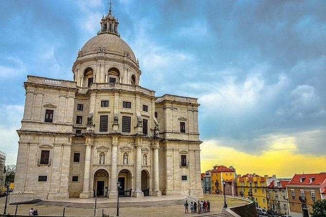 City Tour, wonders of ancient Lisbon through the monuments - The Marquis Monument: Reconstruction Mentorship in Stone