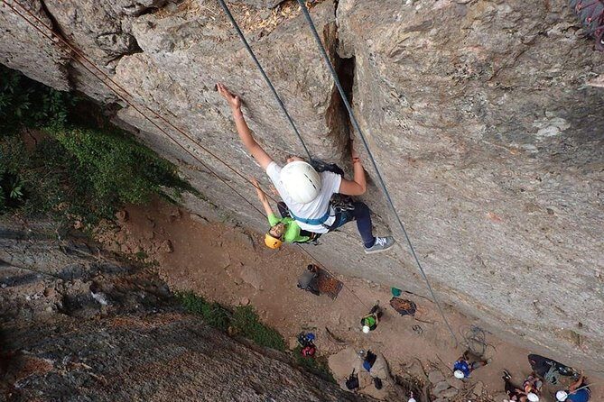 Climbing, Arrábida Natural Park, Setúbal, Sesimbra, near Lisbon - Meet the guides: why Raphael’s coaching matters