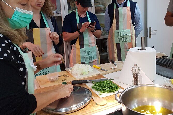 Cooking Workshop in Cascais (group of 4 min) - Price and value: what $114.28 buys you (and why it can be fair)