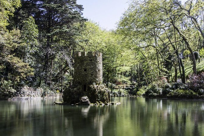 Daytrip from Lisbon to Sintra+Cascais-Large groups up to 10 pax - Stop 2: Sintra National Palace in the historic center