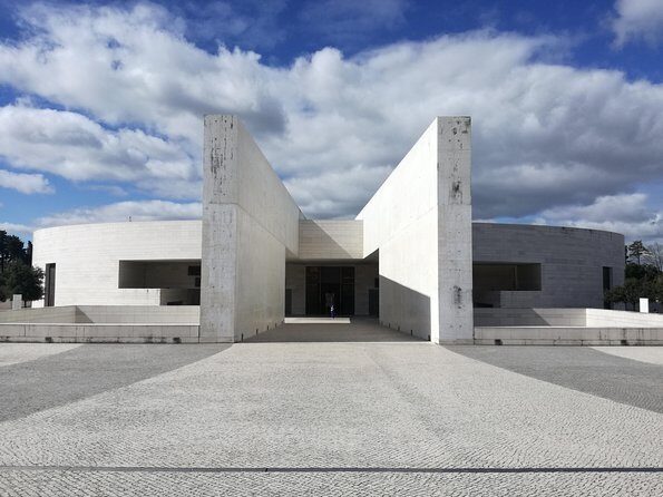 Discover Fátima, Batalha, Nazaré and Óbidos by VAN -Full Day Tour - Price and What You Actually Get for $210.72