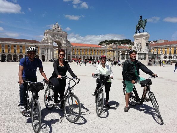 E-Bike Tour to Belém with Guide - Pushing toward Belém: Palácio de Belém and the river pull