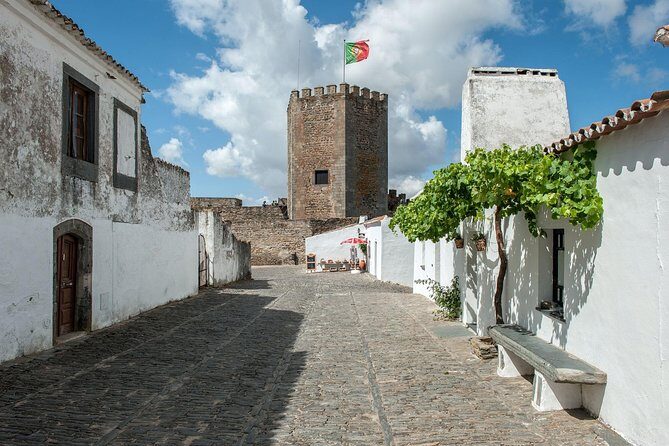Evora and Monsaraz Private Tour From Lisbon - Morning in Evora: historic center time that actually feels worth it