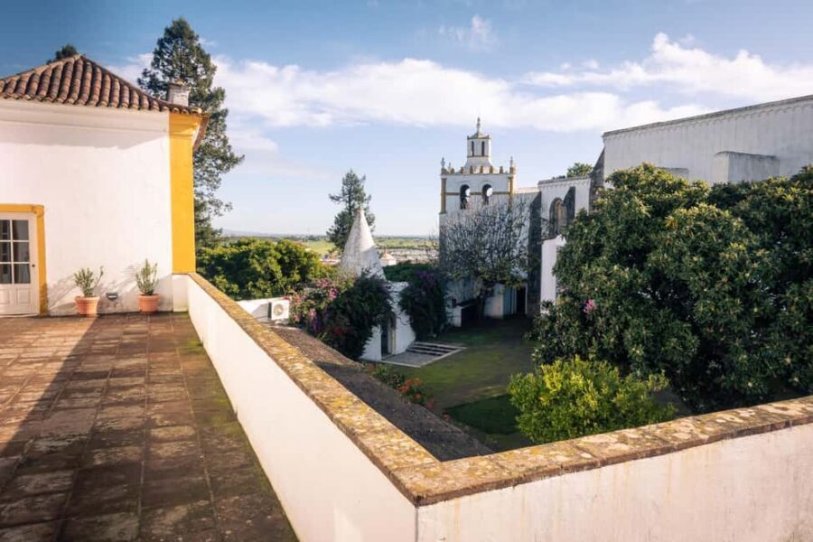 Évora: Flexible Walking Tour in Historic Center - Walkbox app: offline audio that keeps you in control
