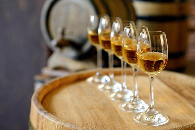 Évora Wine & Heritage Tour from Lisbon - Winery and tasting in Alentejo: where the value can swing