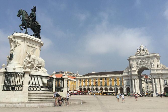 Explore Lisbon: Private & Customizable Half-Day Sightseeing Tour - Praça do Comércio and the 1755 story on the waterfront