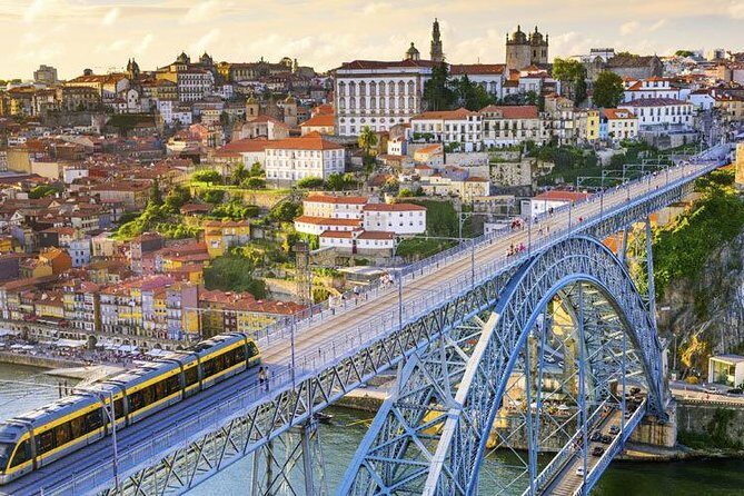 Explore Porto & Aveiro within Riverboat Cruises - Private Full Day Tour from Lisbon with Lunch - How the guides make this feel truly private
