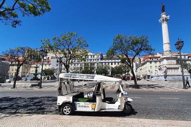 Fado TukTuk Tour 120 mins (Max 4 people) - Lisbon Cathedral: a symbol stop that works even with limited time