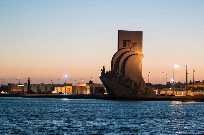 Fall in love in Lisbon! - Belém Tower and Bugio Lighthouse: the Tagus at full power