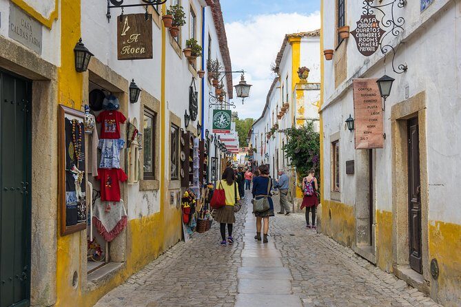 Fatima Batalha Nazare Obidos Private Tour - Stop 4: Óbidos on foot, shops, and the ginjinha moment