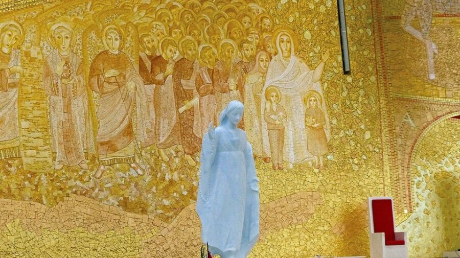 Fatima Full-Day Private Personalized Pilgrimage from Lisbon - Time for Mass and personal reflection: the best part is built in