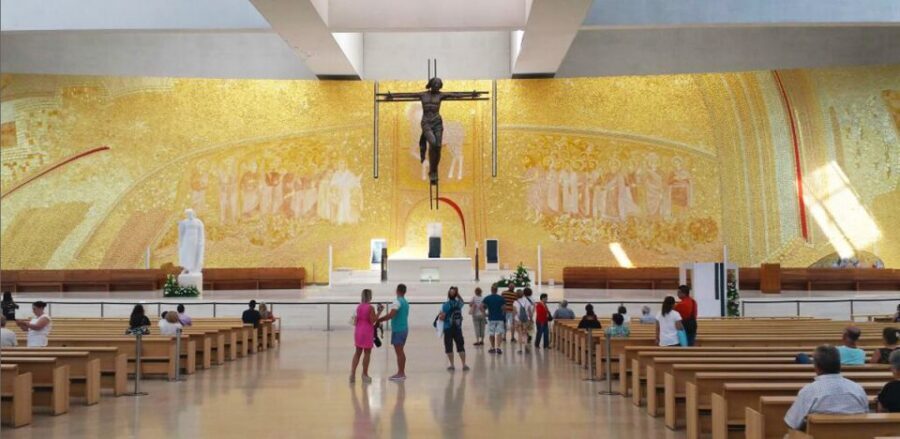 Fatima Full-Day Private Personalized Pilgrimage from Lisbon - Lunch and devotional shops: useful downtime, not wasted time
