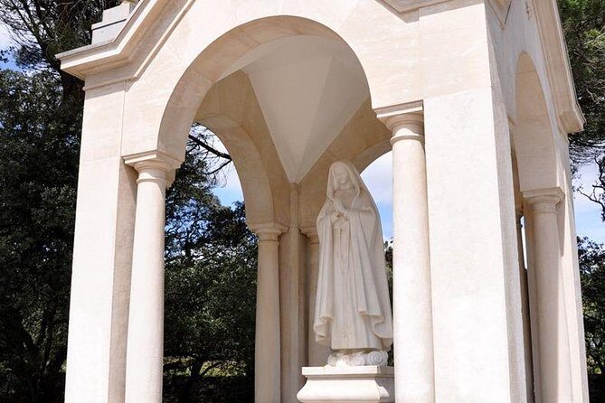 Fátima Half Day Private Tour * Private Tours * - The Ride: Comfort, Privacy, and the Right Mindset for a Small Group
