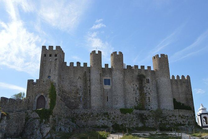 Fatima, Nazaré and Obidos Day Trip from Lisbon - Óbidos: medieval walls, plus time for chocolate and ginja