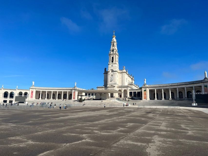 Fatima , Polski Przewodnik , Aljustrel , Nazare , Obidos - A long, practical day trip from Lisbon by small-group van