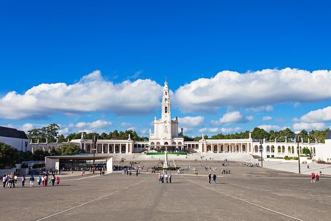 Fátima Private Tour And Batalha Nazaré & Óbidos - Price and What You’re Actually Buying
