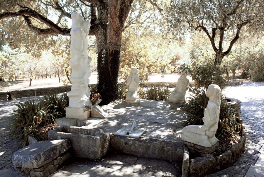 Fátima: Sanctuary and Aljustrel Village, Private Guided Tour - Chapel of the Apparitions: Where the 1917 Story Hits