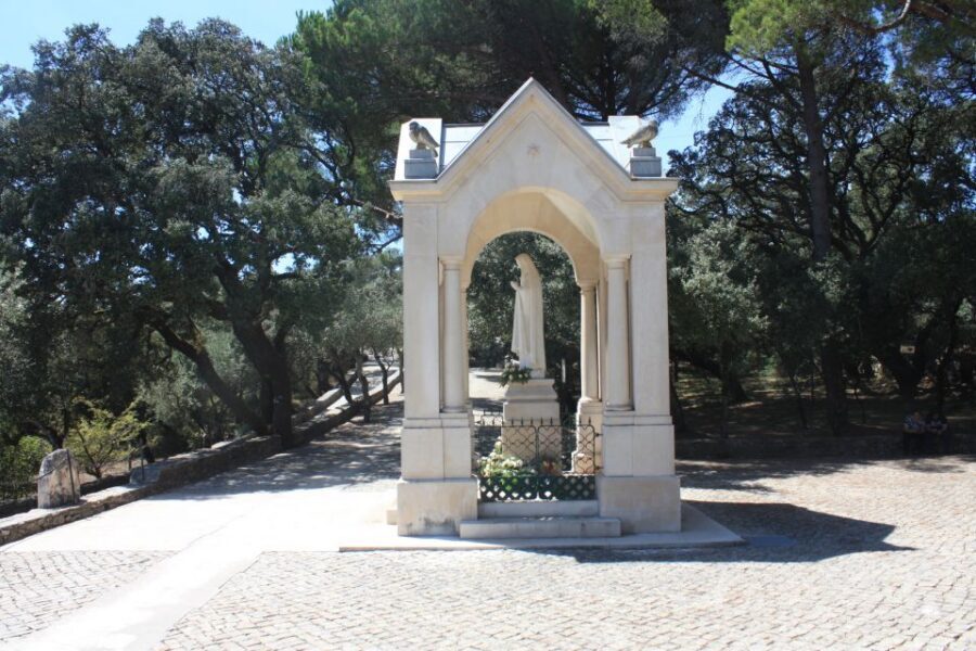 Fatima Spiritual Full Day Private Tour from Lisbon - Your private driver, pickup timing, and what the vehicle adds
