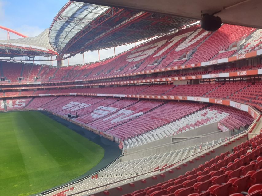 FOOTBALL LOVERS FULL DAY TOUR AT LISBON - Passing Lisbon Sights Between Stadiums: Marquess of Pombal Square
