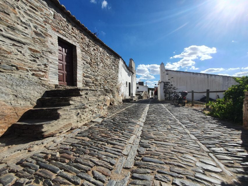 From Lisboa: Evora and Monsaraz Full-Day Tour - Monsaraz Castle: Templar walls and Alqueva Lake views