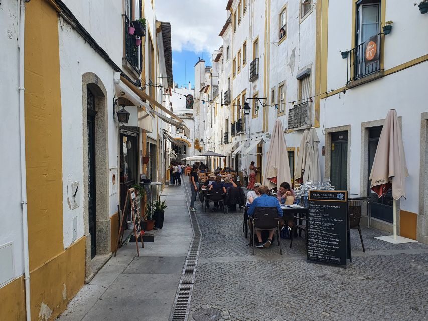 From Lisboa: Evora and Monsaraz Full-Day Tour - Chapel of Bones: the emotional stop you can’t skip