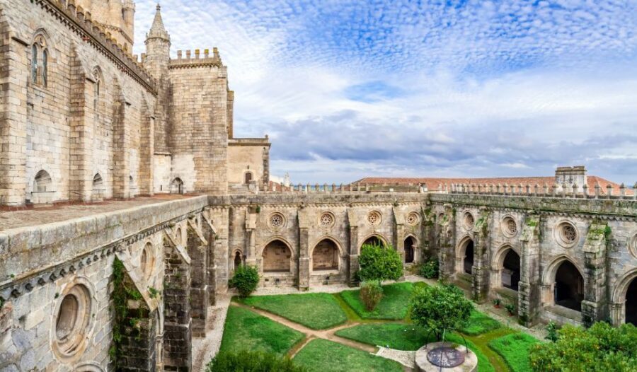 From Lisboa: Evora and Monsaraz Full-Day Tour - Royal Palace area and Mercado Municipal: history meets daily life
