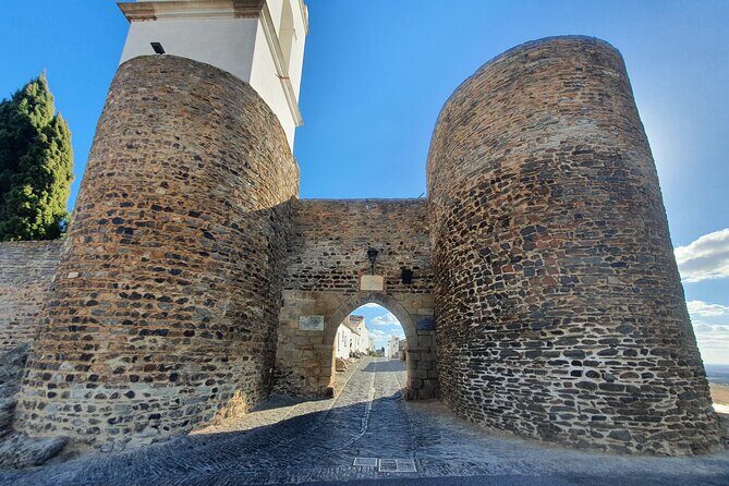 From Lisboa: Evora & Monsaraz Private Full Day Tour - Monsaraz Castle Walls: Templar Streets and Alqueva Views
