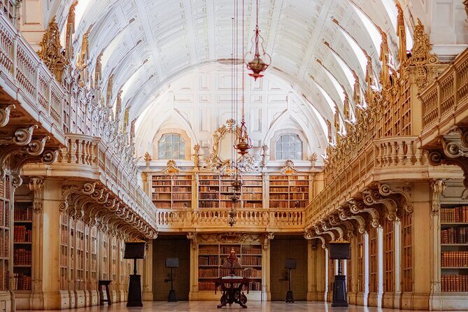 From Lisboa: Mafra, Ericeira & Queluz Private Full Day Tour - Queluz National Palace: the Portuguese Versailles and its gardens