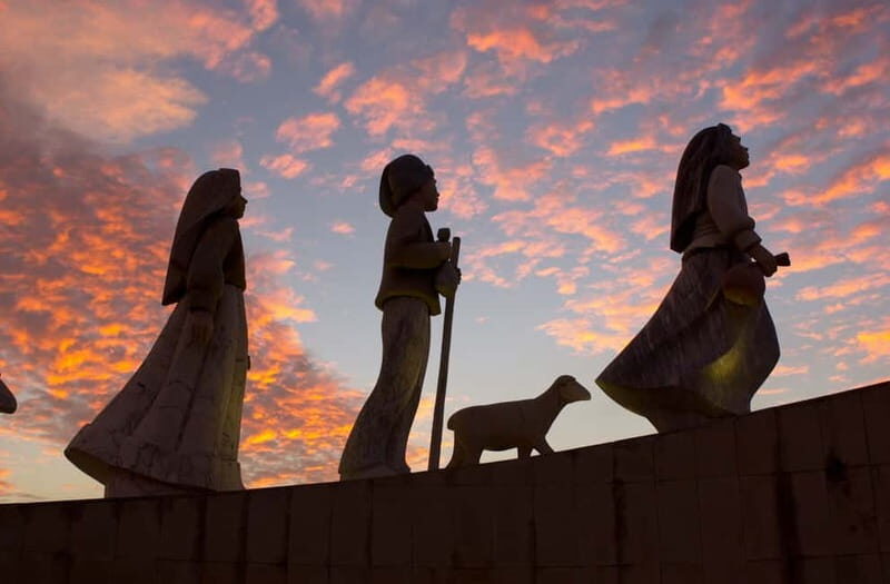 From Lisbon: Best of Fátima Half Day Tour - Basilica stops and the Chapel of the Apparitions