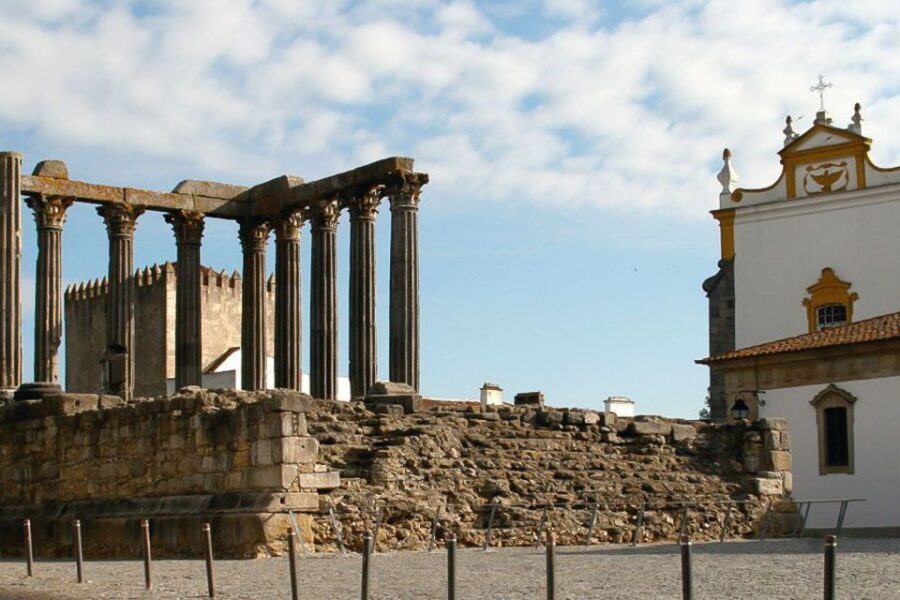 From Lisbon: Évora City Private Tour - Ervideira Wine Shop: a 2-hour tasting start to the day