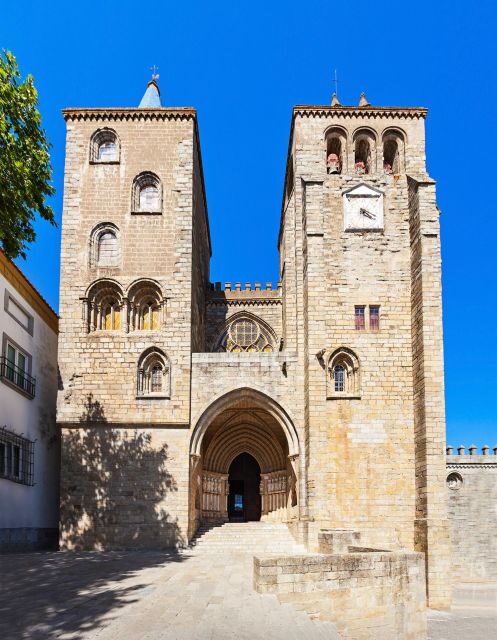 From Lisbon: Évora City Private Tour - Pickup in Lisbon and the 8-hour pace (including real walking time)
