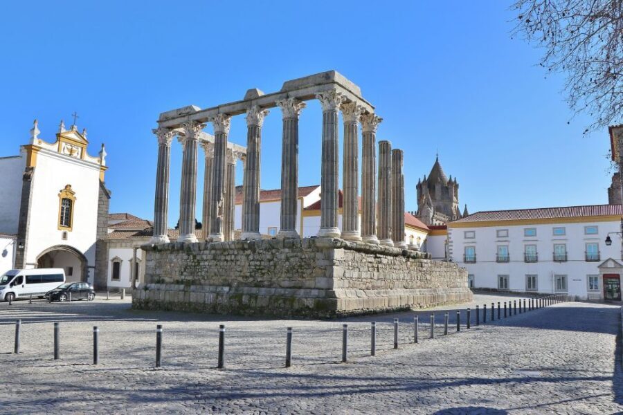 From Lisbon: Évora Private Historic Discovery Tour - Wandering Évora’s Medieval Streets: Giraldo Square and the “Small Details” Route