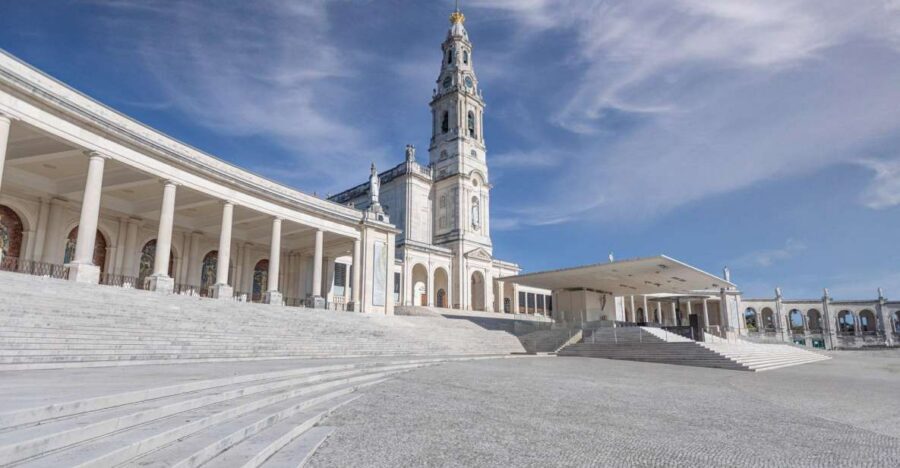 From Lisbon: Fatima, Nazaré, Batalha and Óbidos Tour - Who should book this tour—and who might skip it
