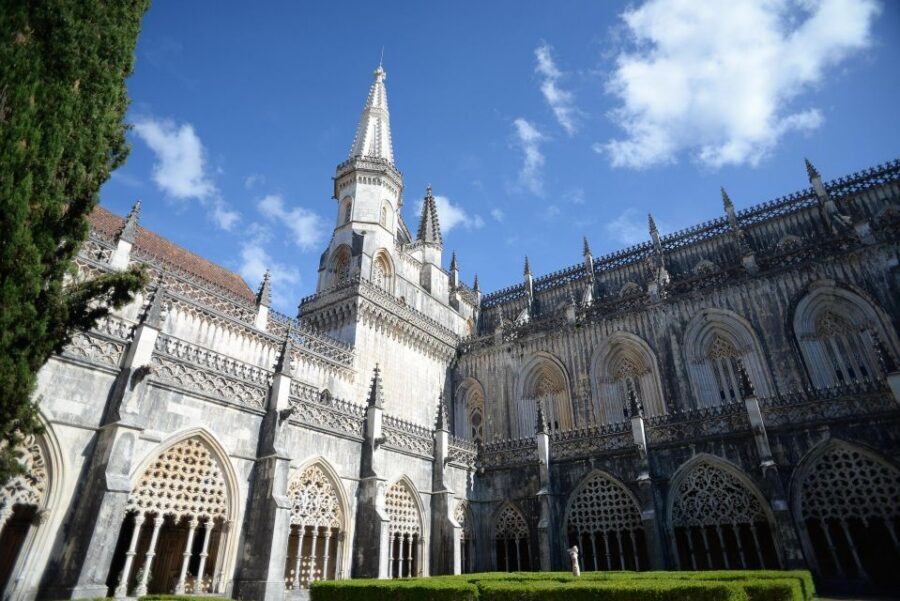 From Lisbon: Fatima, Nazaré, Batalha and Óbidos Tour - Mira de Aire Caves: underground formations without the guesswork
