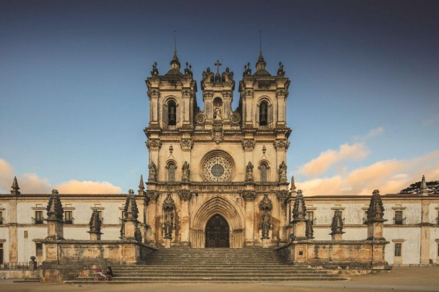 From Lisbon: Fatima, Nazaré, Batalha and Óbidos Tour - Batalha Monastery and Alcobaça: Gothic architecture with named historical anchors