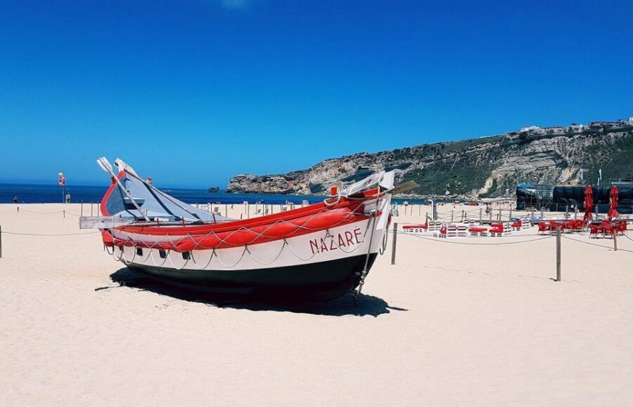 From Lisbon: Fátima, Óbidos Medieval, Nazaré Atlantic Coast - How the day flows: long-road reality without losing your focus