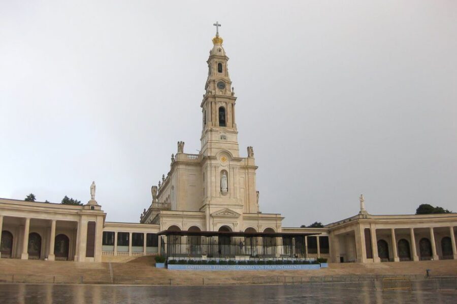 From Lisbon: Fatima Sanctuary Private Day Tour - The Via Sacra Walk and Valinhos: Following the Route on Foot