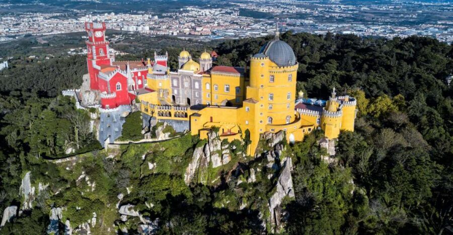 From Lisbon: Half-Day Private Sintra Cascais Tour - Sintra Old Town Walk: A Quick Taste Before the Main Show