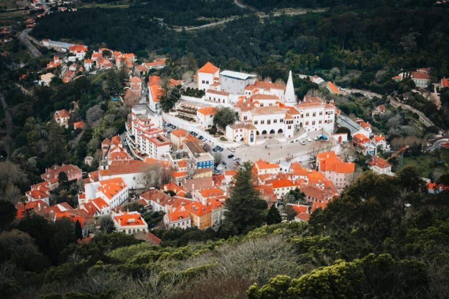 From Lisbon: Half-Day Sintra Tour - From Lisbon to Sintra in a comfortable, private ride