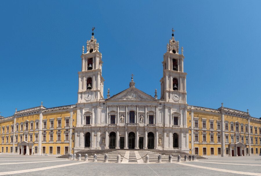 From Lisbon: Mafra Palace and Ericeira - Heritage and the Portuguese Coast - The ride from Lisbon: short van stretches that keep the day on track