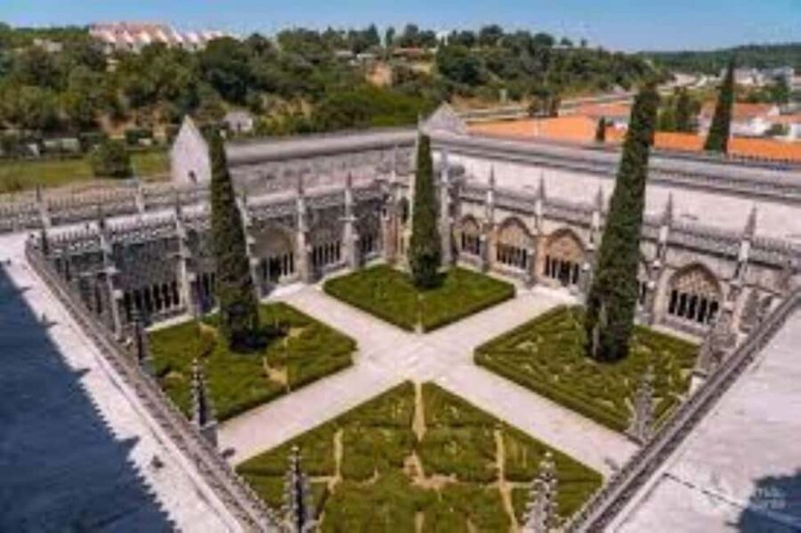 From Lisbon: Medieval Tour, Batalha, Tomar, Alcobaça, Óbidos - Lunch in Batalha: plan to eat local, not rushed