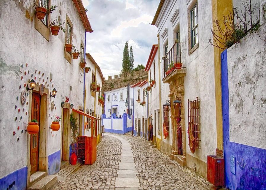 From Lisbon: Óbidos and Nazaré Private Half-Day Tour - Nazaré’s Miradouro do Suberco: The Atlantic Makes Its Case Fast