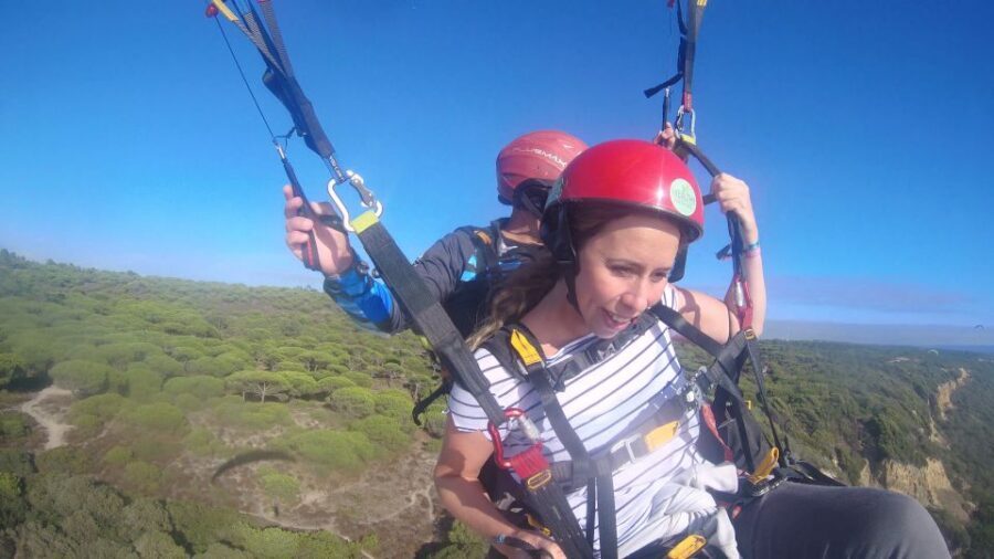 From Lisbon: Paragliding Flight with Transfers - FAQ