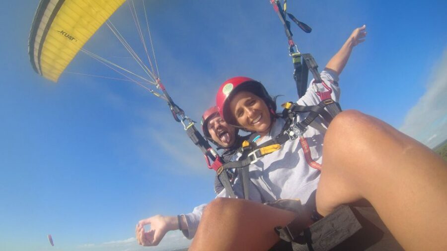 From Lisbon: Paragliding Flight with Transfers - Weather decides the view: Praia das Bicas, Fonte da Telha, Arrábida, or Sesimbra