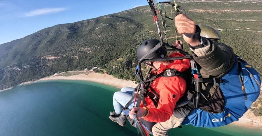 From Lisbon: Paragliding Pack (Flight+Video+Transportation) - From Ferrari Portugal to the Secret Flying Site