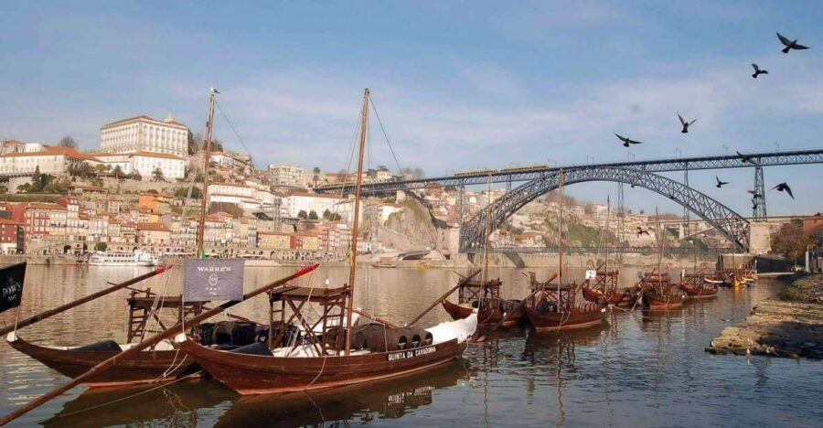 From Lisbon: Porto Full-Day Private Tour - Ribeira District on foot: where the river atmosphere does the work